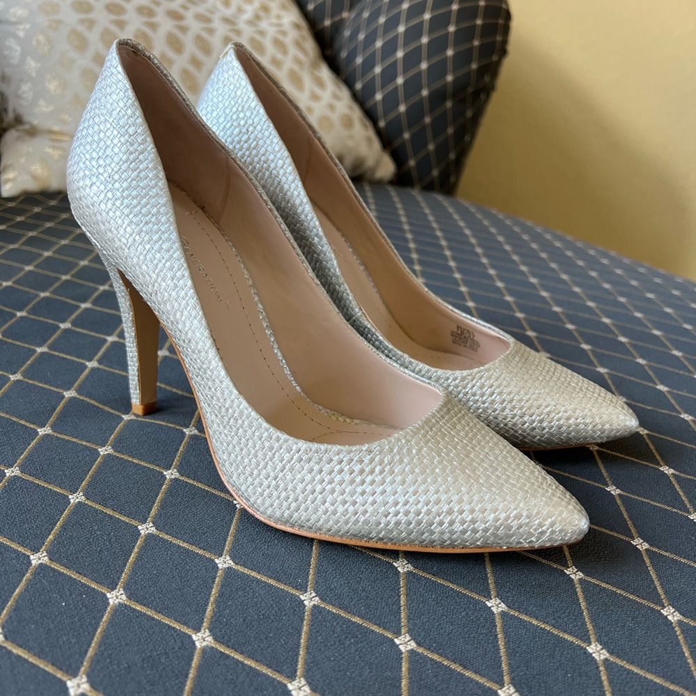 BCBG MATTE SILVER HEEL. New with box, women’s size 7M style: BG CIELO